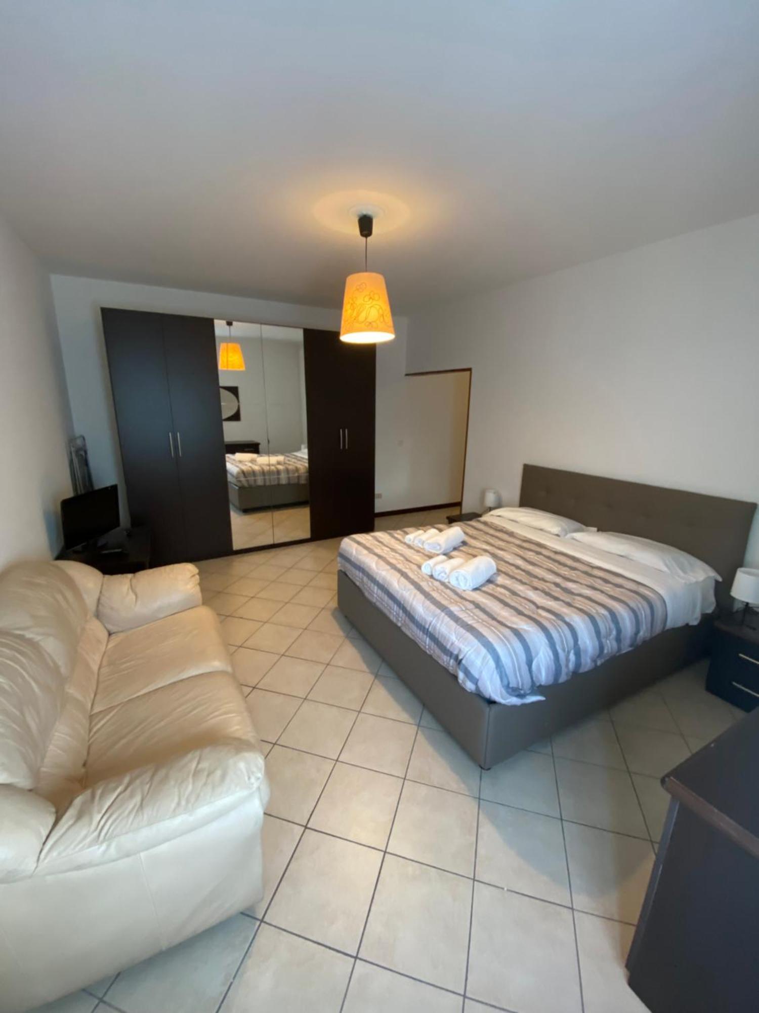 Cozy Lake Como Apartments 발마드레라 외부 사진