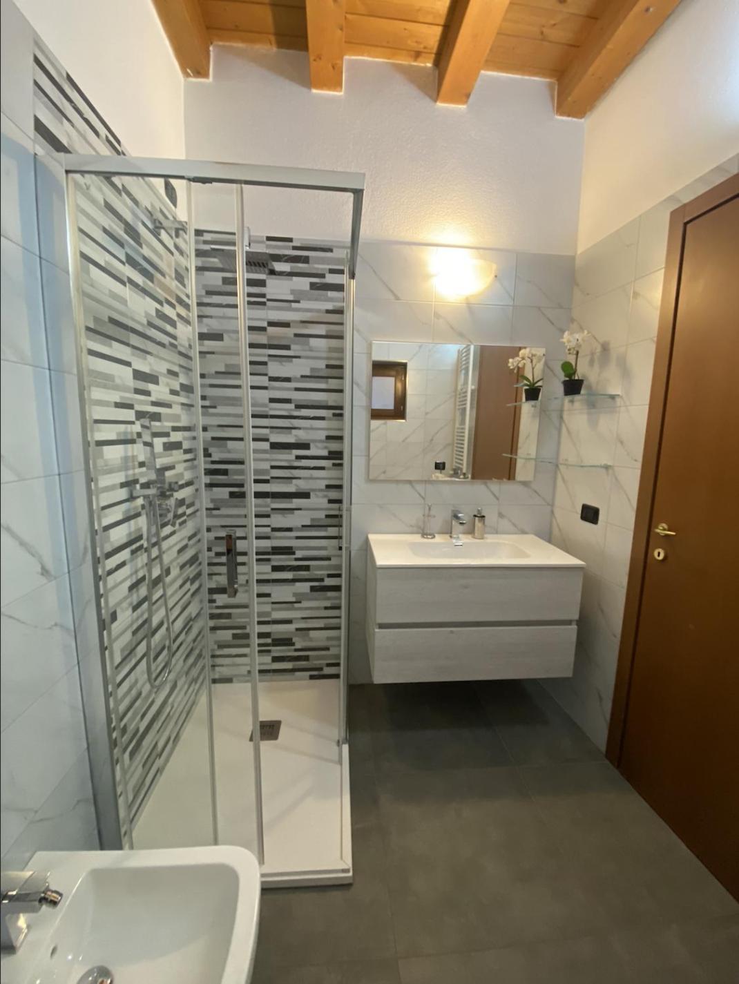 Cozy Lake Como Apartments 발마드레라 외부 사진